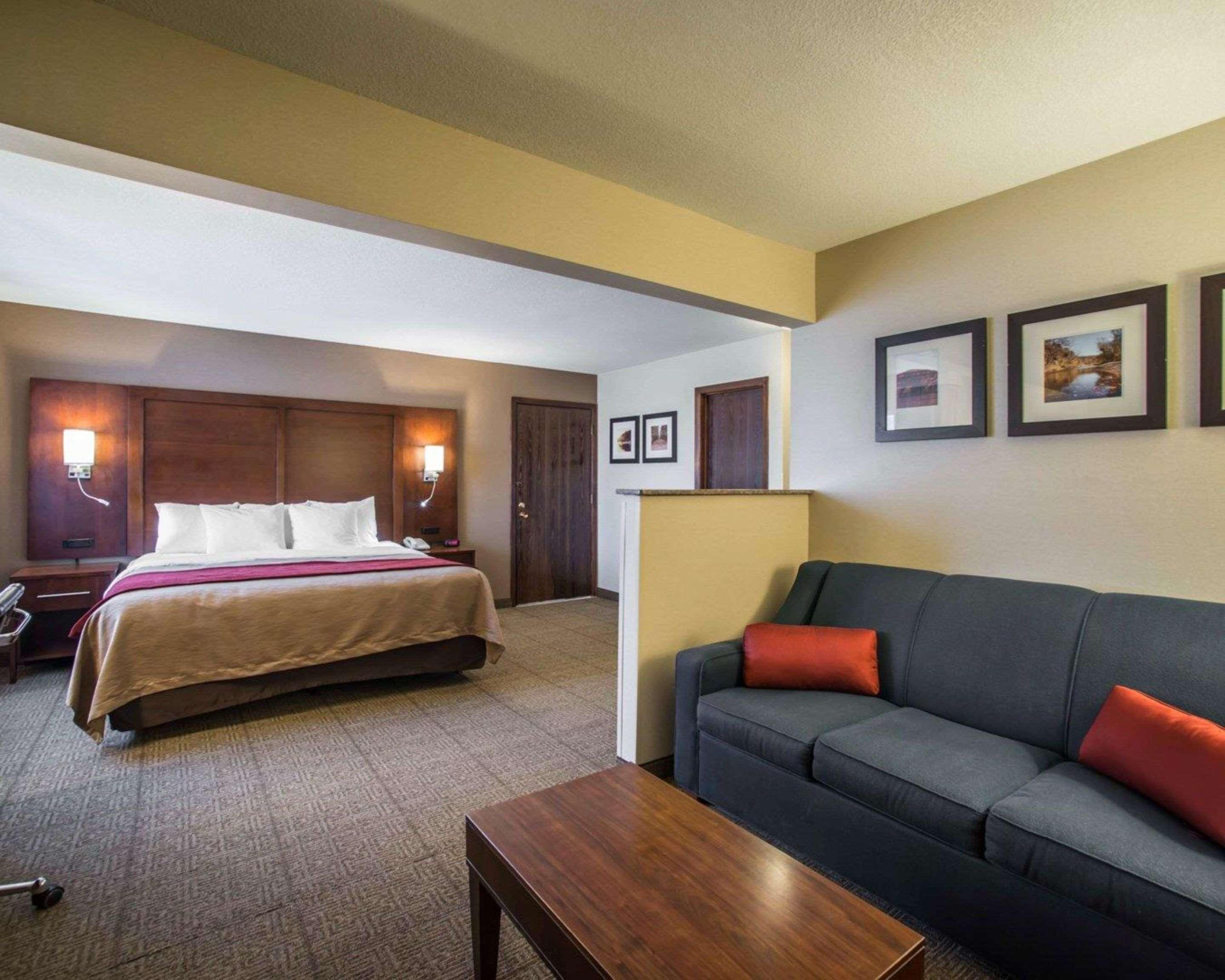 Quality Inn & Suites Boonville - Columbia Dış mekan fotoğraf