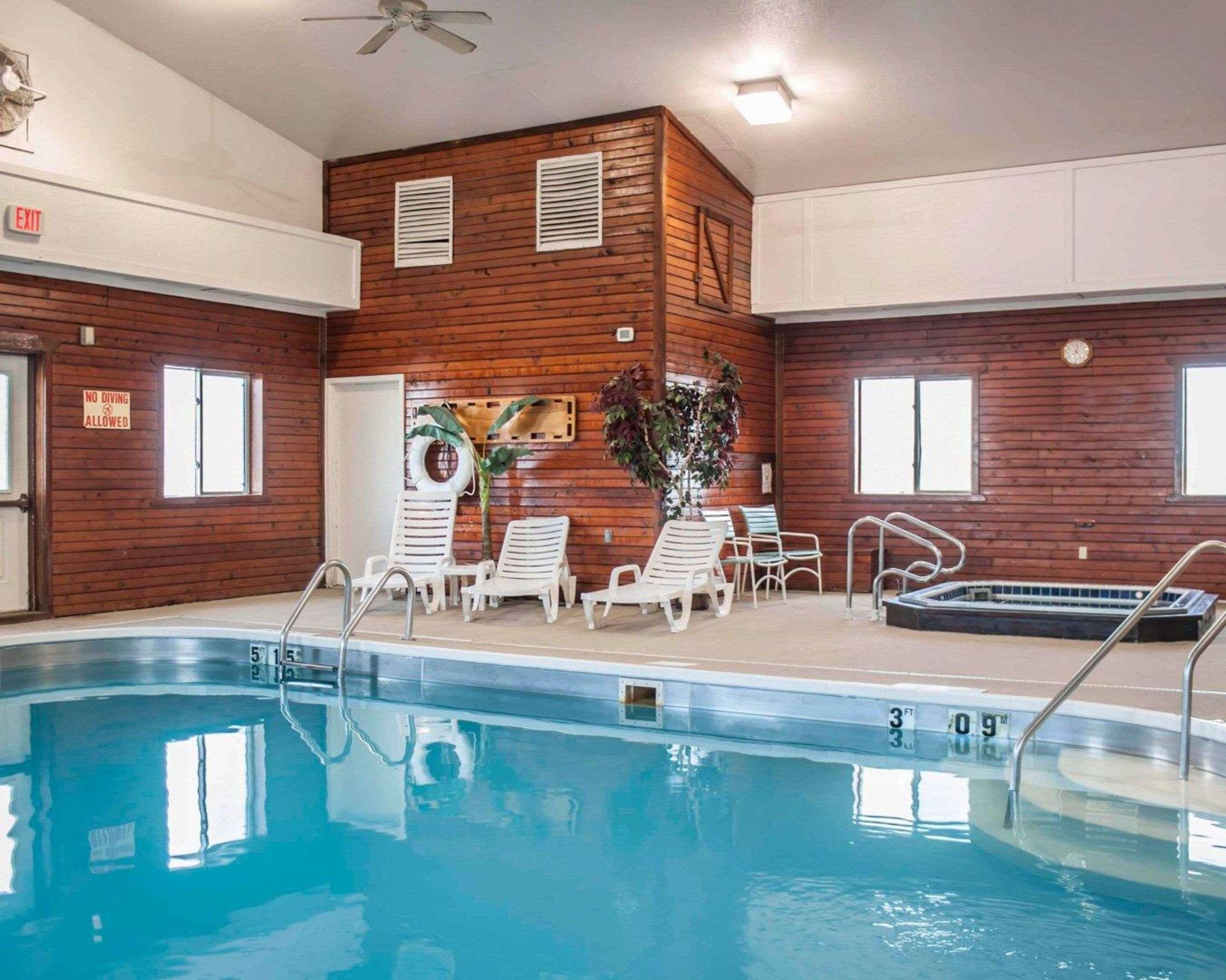 Quality Inn & Suites Boonville - Columbia Dış mekan fotoğraf