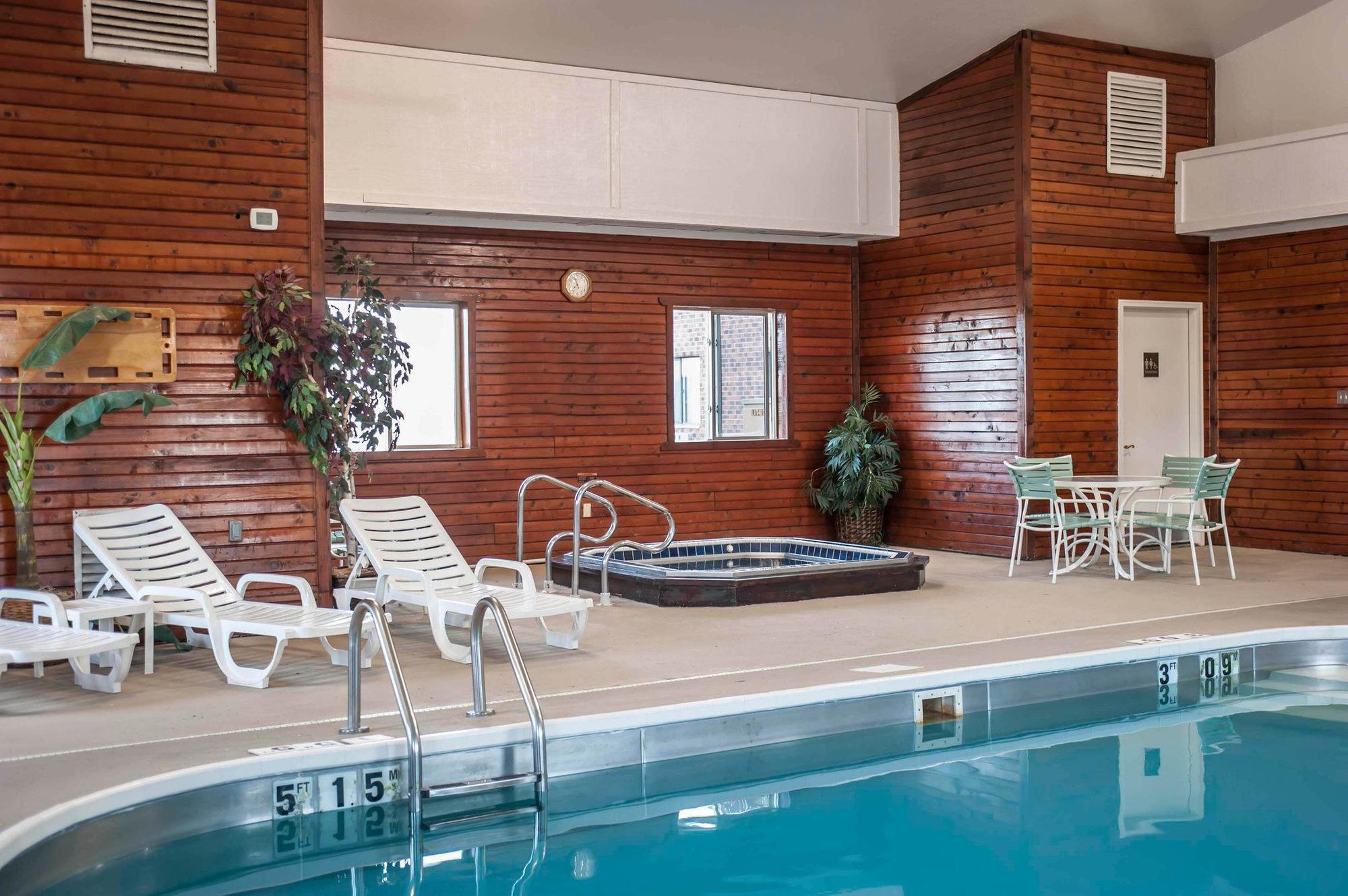 Quality Inn & Suites Boonville - Columbia Dış mekan fotoğraf