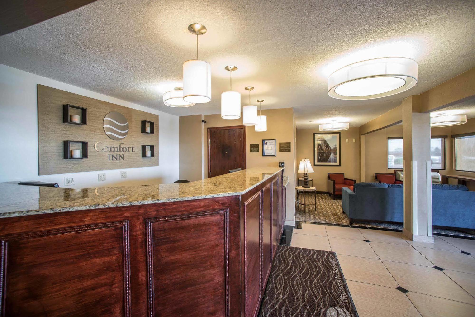 Quality Inn & Suites Boonville - Columbia Dış mekan fotoğraf