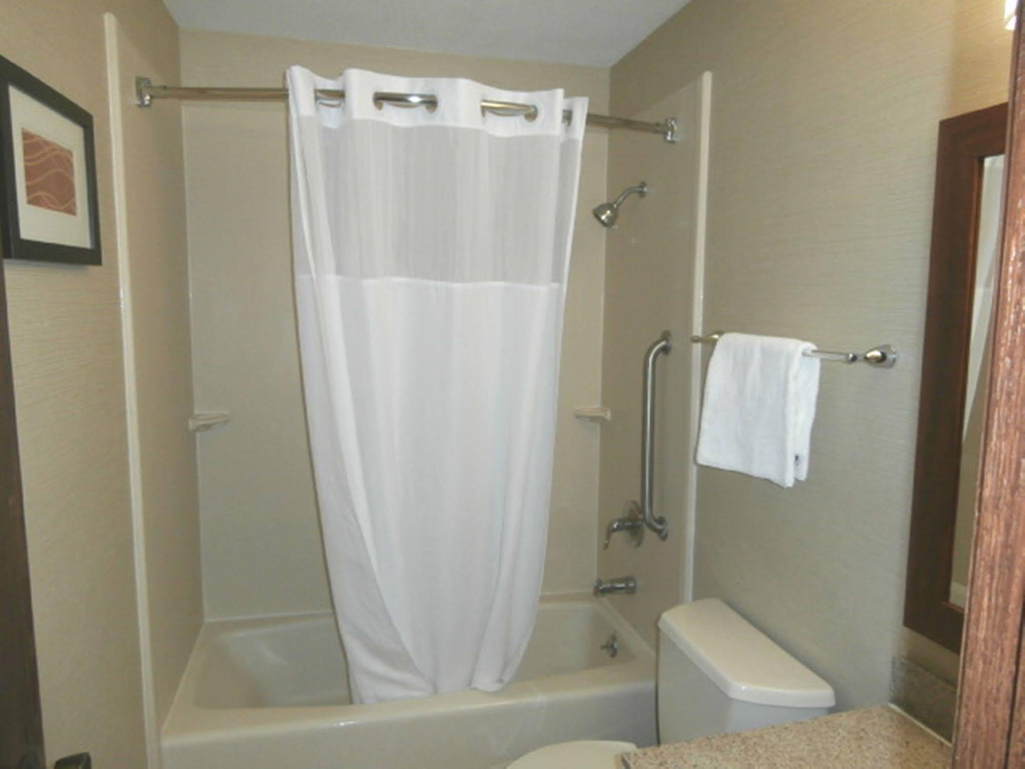 Quality Inn & Suites Boonville - Columbia Dış mekan fotoğraf